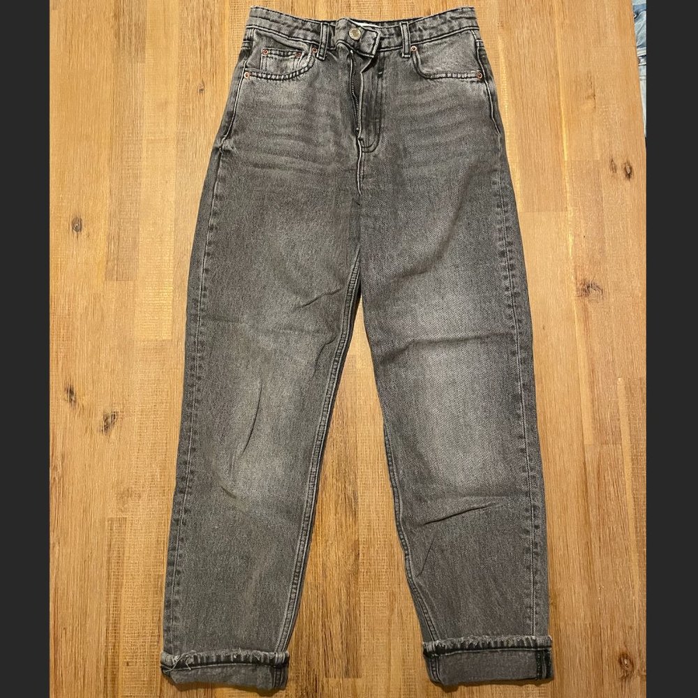 Zara 90's Mom Fit Gray Jeans